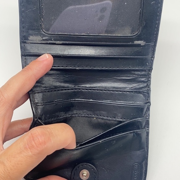 Coach - Bi- Fold Wallet Black and White With C Monogram - Picture 13 of 13